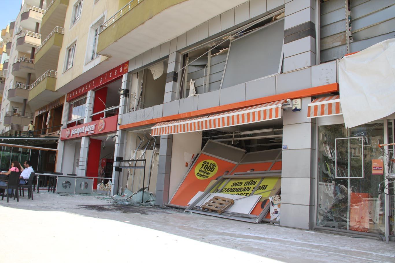 Midyat esnafı yaralarını sarmaya çalışıyor Midyat esnafı yaralarını sarmaya çalışıyor